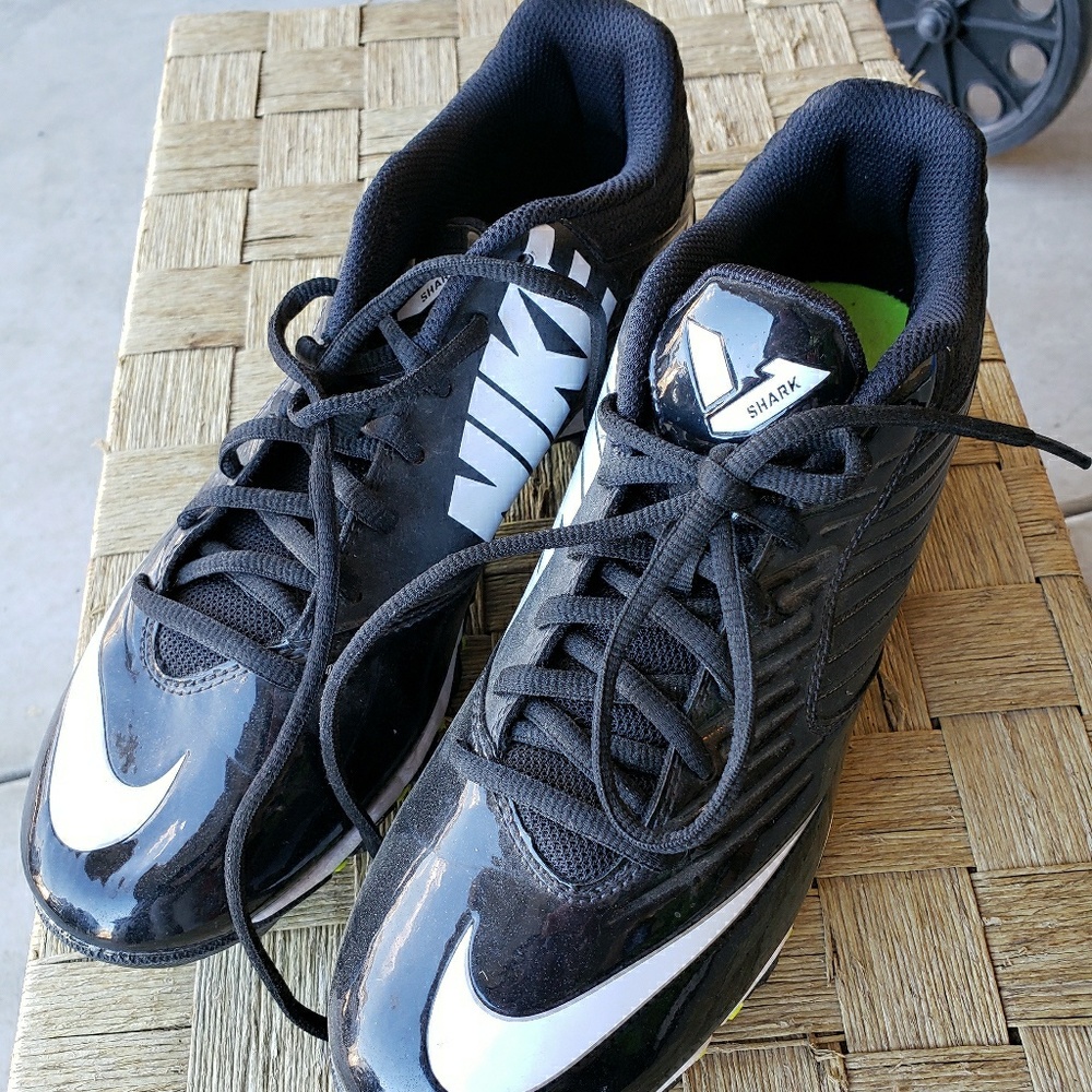 Nike football cleats sz 8